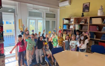 Prvašići u školskoj knjižnici